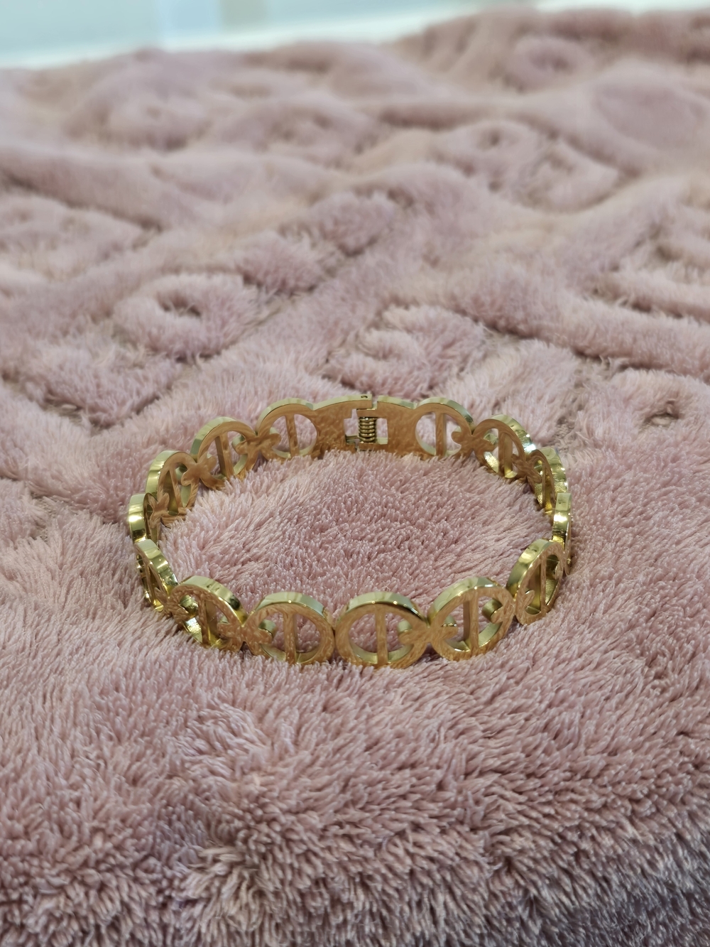 Gold-Tone Interlocking Circle Bracelet - Women Jewelry